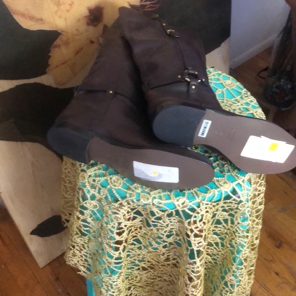 Knee boot - Picture 4 of 4